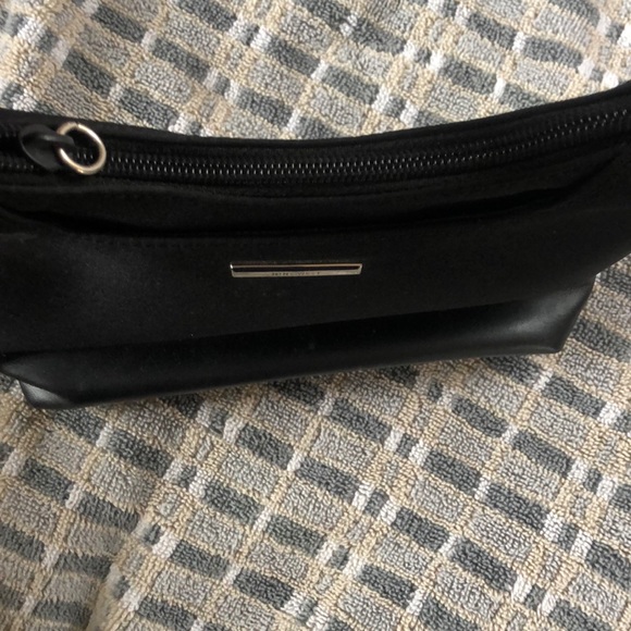 Black purse - Picture 4 of 4